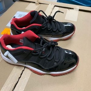 Jordan Retro 11’s Low size 12
